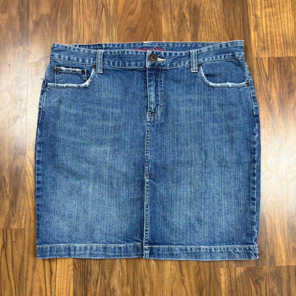 American Eagle Denim Mini Skirt Medium Wash Distressed Size 14 Stretch Cotton